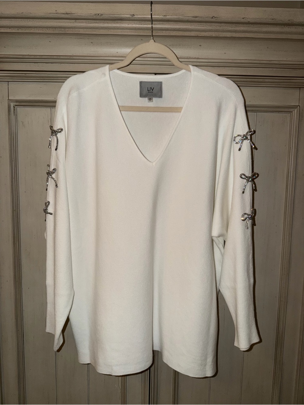 Liv Milano White Bow Sleeve Sweater Size 1X